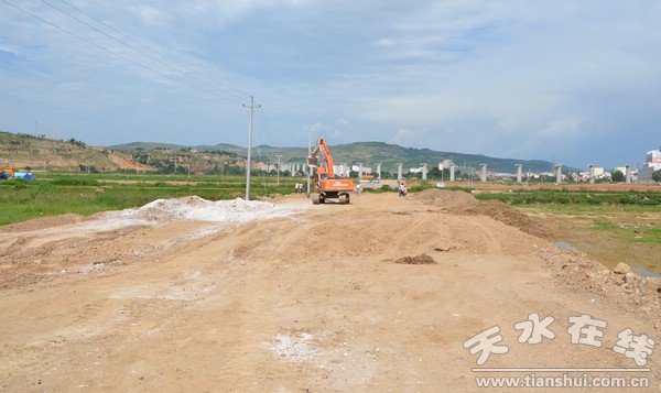 循環(huán)經(jīng)濟產(chǎn)業(yè)園區(qū)道路建設.jpg