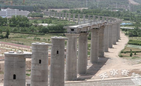 天平鐵路牛頭河大橋.jpg
