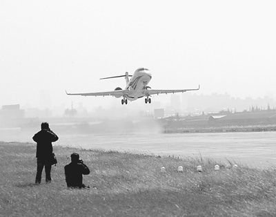 ARJ21飛機(jī)試飛現(xiàn)場(chǎng)。 資料照片