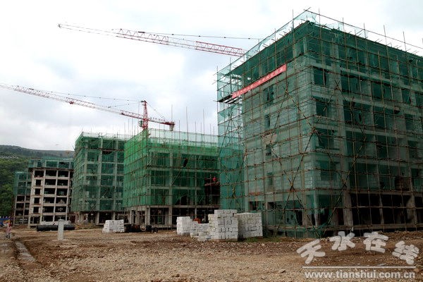 天河萊茵小鎮(zhèn)公租房建設現(xiàn)場.jpg