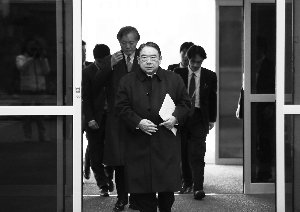 外交部發(fā)言人:安倍應(yīng)去南京大屠殺紀念館