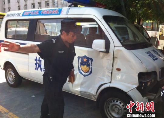 烏魯木齊暴恐案救援者:暴徒駕車走S形左沖右撞(圖)