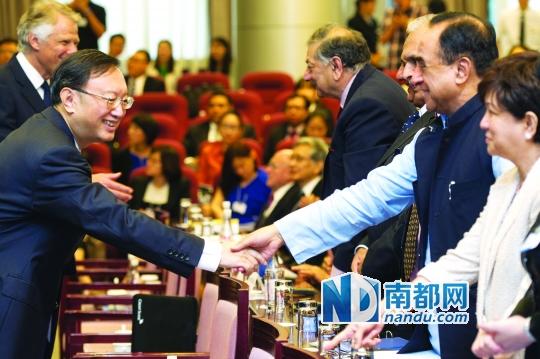 楊潔篪:中國不會吞下?lián)p害主權(quán)的苦果