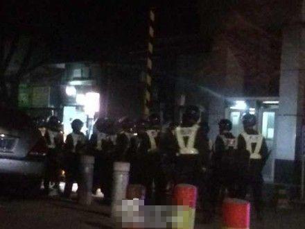 廣州警方開(kāi)槍擊斃3名拒捕嫌犯 抓獲3人(圖)