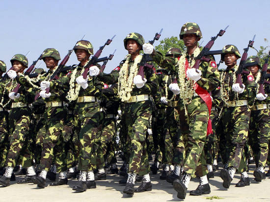 資料圖:緬甸軍隊行進(jìn)。