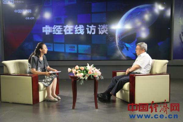 劉永富:互聯(lián)網(wǎng)能夠?qū)ι鐣?huì)扶貧發(fā)揮巨大作用