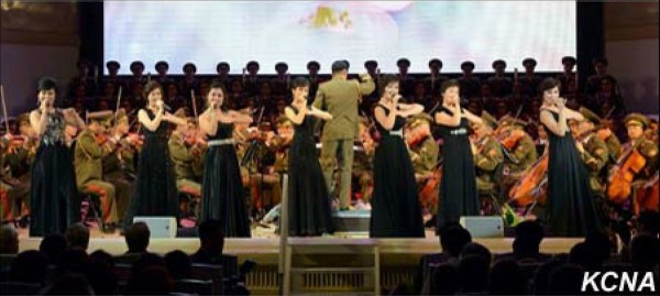 朝鮮首公開青峰樂團(tuán)演出場景 女歌手穿長裙亮相