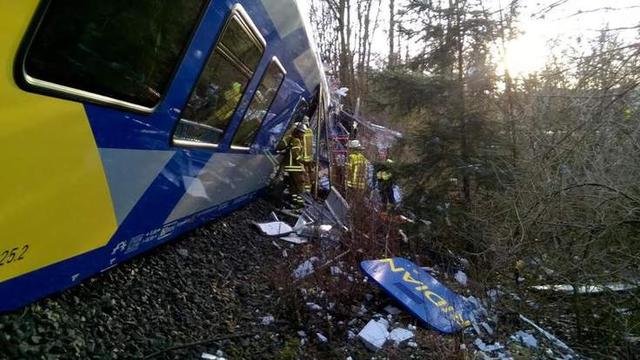 德國南部發(fā)生一起火車相撞事故 至少2人死亡