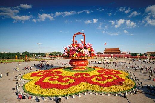 天安門(mén)廣場(chǎng)的國(guó)慶花壇 十年來(lái)都有過(guò)什么變化?