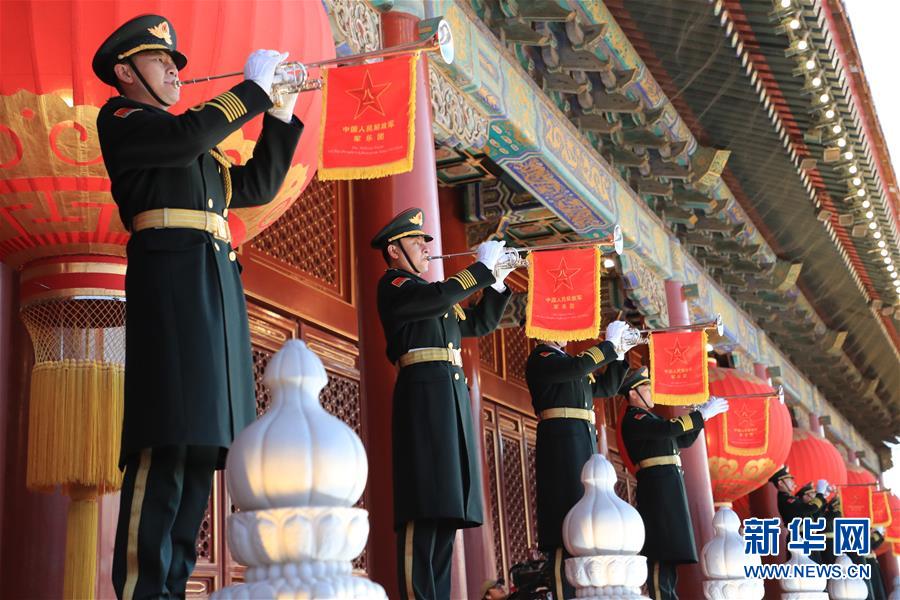 (社會)(5)人民解放軍首次執(zhí)行天安門廣場升國旗任務(wù)