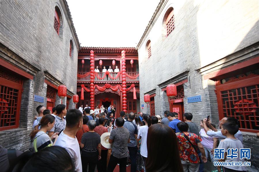 (在習(xí)近平新時代中國特色社會主義思想指引下——新時代新作為新篇章·總書記關(guān)心的百姓身邊事·圖文互動)(2)在魅力鄉(xiāng)村“望山見水留鄉(xiāng)韻”——國慶假期鄉(xiāng)村旅游氣象新