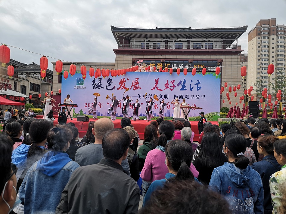 文藝演出.jpg 文藝演出.jpg